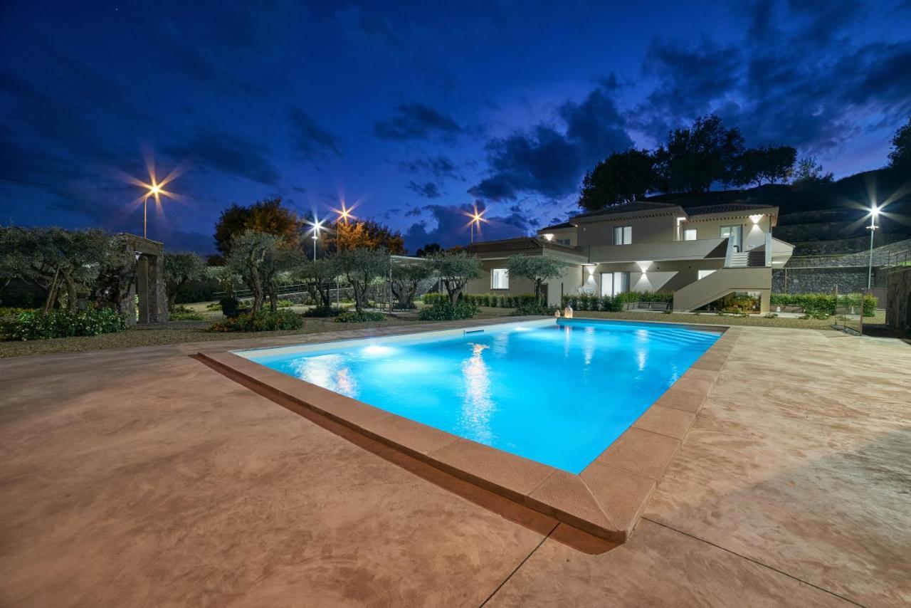 Il Casale Di Monacella Aparthotel Santa Venerina Bagian luar foto