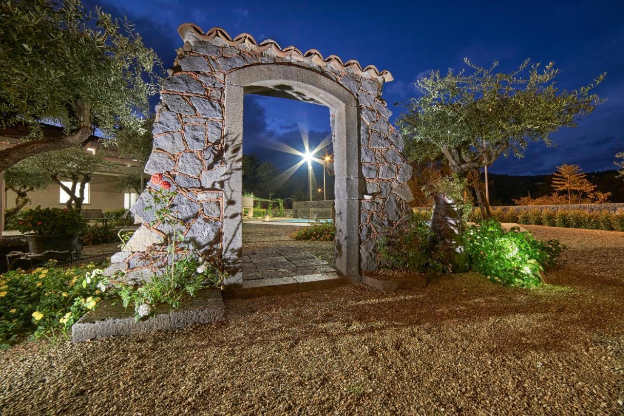 Il Casale Di Monacella Aparthotel Santa Venerina Bagian luar foto