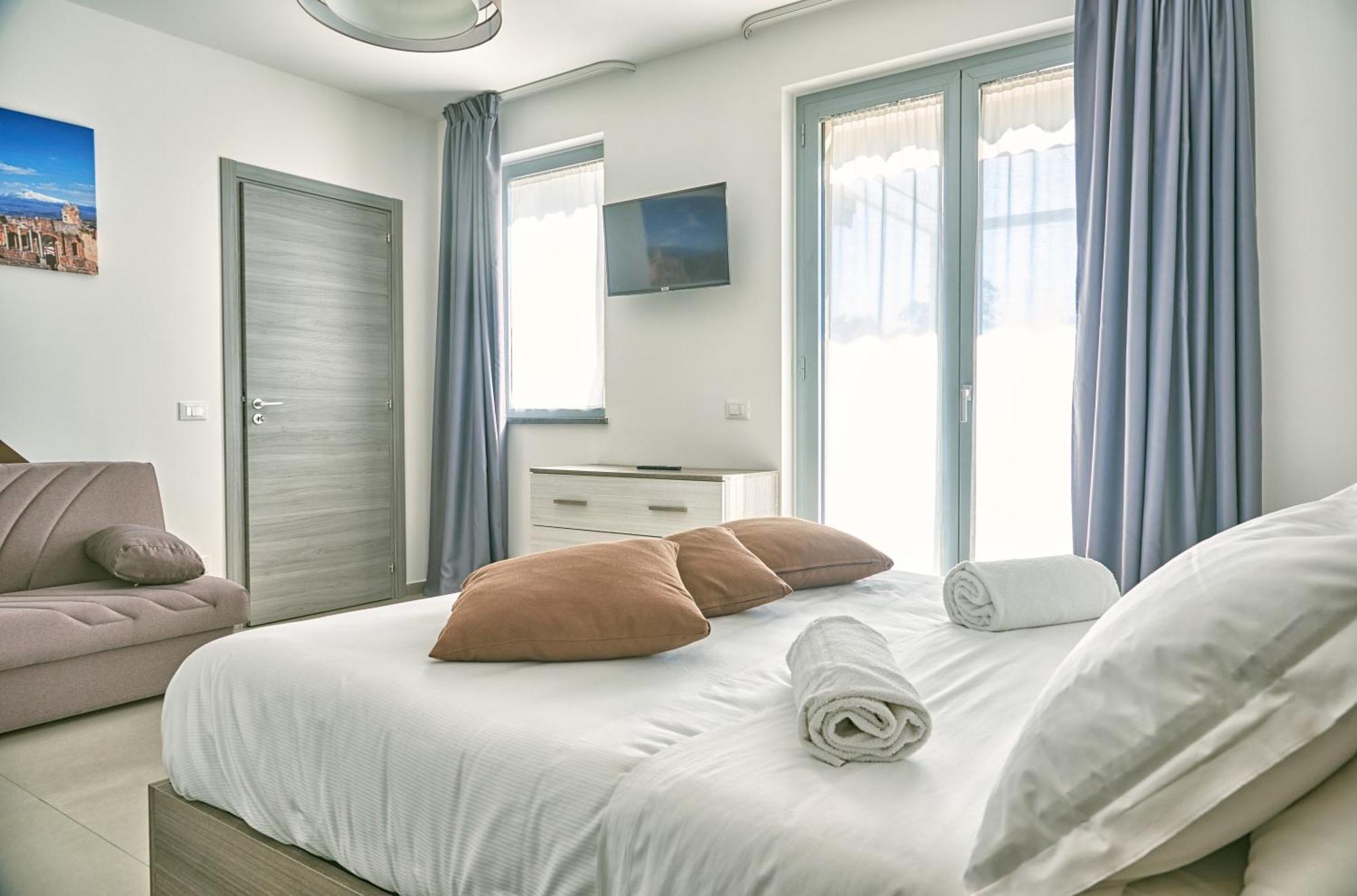 Il Casale Di Monacella Aparthotel Santa Venerina Bagian luar foto