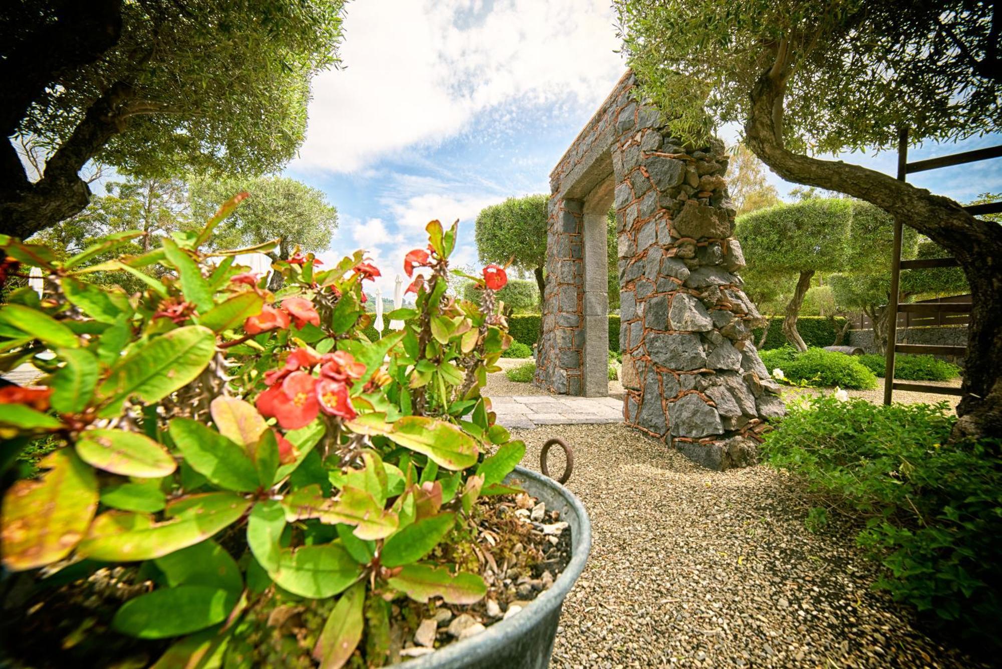 Il Casale Di Monacella Aparthotel Santa Venerina Bagian luar foto